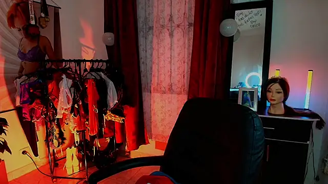 TinnaDawsom online show from 11-28-25, 12:11