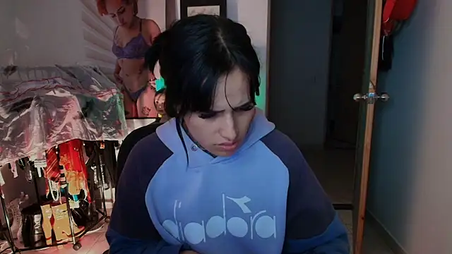 TinnaDawsom online show from 02-12-26, 11:48