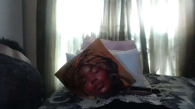 Foxybrownxx1 online show from 03-04-26, 07:38