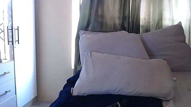 Foxybrownxx1 online show from 02-01-26, 06:44