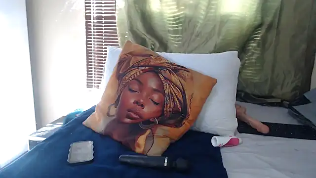 Foxybrownxx1 online show from 04-07-26, 07:21