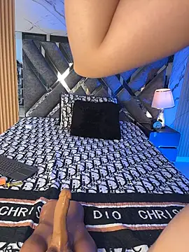 LylaLee111 online show from 11-06-25, 01:04