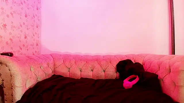 Snapshot of kira_mz chatting on 10-04-25, 11:56 kira mz online show from 10-04-25, 11:56