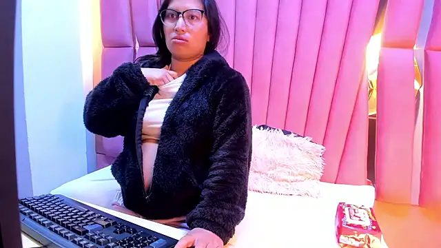 Snapshot of Miaa_Smiith_ chatting on 07-03-26, 03:24 Miaa Smiith online show from 07-03-26, 03:24