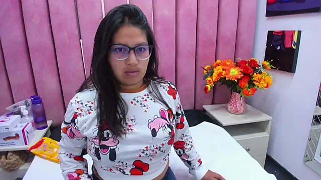 Miaa Smiith  online show from 10-30-25, 03:27