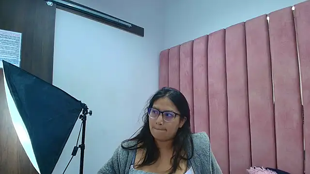 Snapshot of Miaa_Smiith_ chatting on 12-23-25, 03:28 Miaa Smiith online show from 12-23-25, 03:28