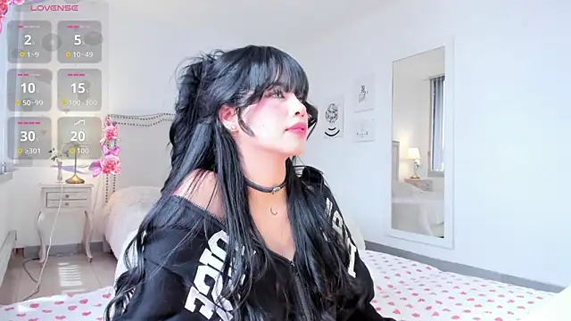 HannaKim online show from 11-14-25, 05:16