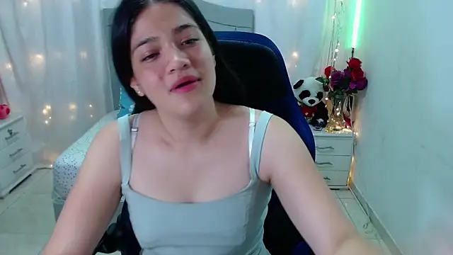 Snapshot of Alison_girl20 chatting on 03-11-25, 12:11 Alison girl20 online show from 03-11-25, 12:11