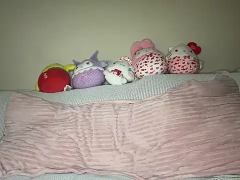 Snapshot of girlfriendmissy chatting on 10-19-25, 05:16 girlfriendmissy online show from 10-19-25, 05:16