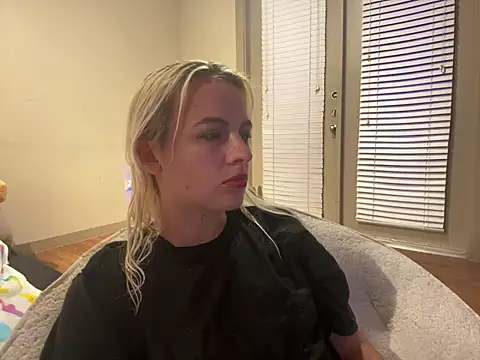 Snapshot of girlfriendmissy chatting on 02-26-25, 03:14 girlfriendmissy online show from 02-26-25, 03:14