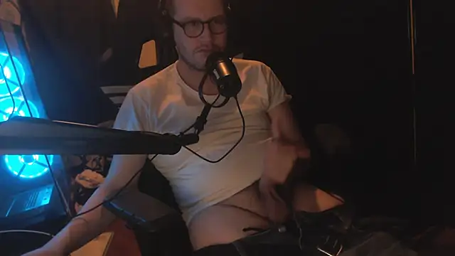 chicostick413 online show from 11-29-25, 04:01