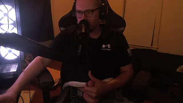 chicostick413 online show from 10-26-25, 02:12