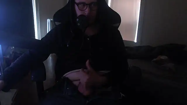 chicostick413 online show from 10-19-25, 05:37