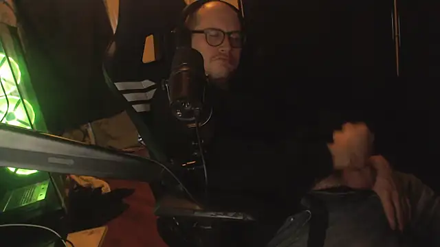 chicostick413 online show from 11-29-25, 07:58