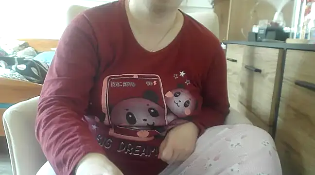 Snapshot of ReifeVenna chatting on 02-17-25, 09:03 ReifeVenna online show from 02-17-25, 09:03