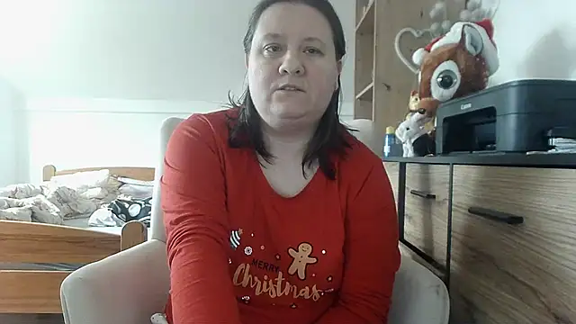 Snapshot of ReifeVenna chatting on 12-20-25, 09:56 ReifeVenna online show from 12-20-25, 09:56