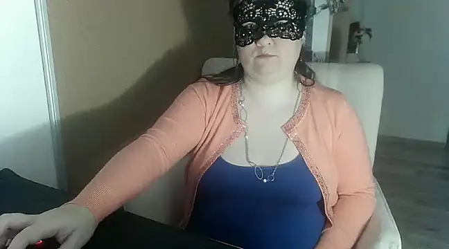 Snapshot of ReifeVenna chatting on 01-16-25, 03:56 ReifeVenna online show from 01-16-25, 03:56