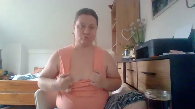 Snapshot of ReifeVenna chatting on 09-23-25, 08:43 ReifeVenna online show from 09-23-25, 08:43