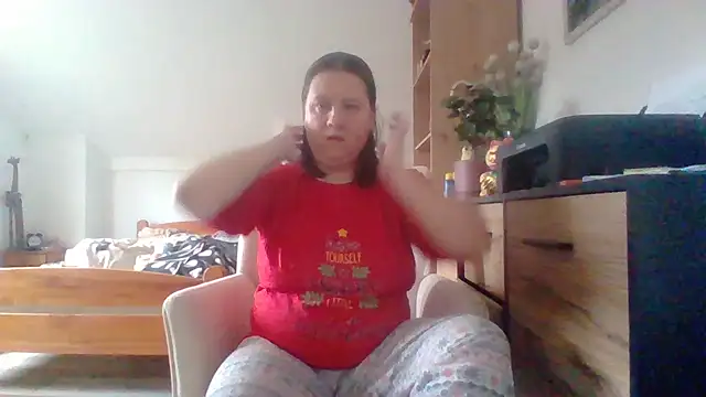 Snapshot of ReifeVenna chatting on 10-11-25, 07:20 ReifeVenna online show from 10-11-25, 07:20