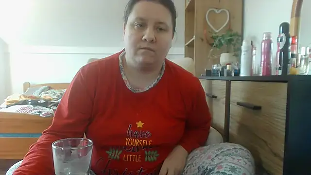 Snapshot of ReifeVenna chatting on 03-19-25, 10:44 ReifeVenna online show from 03-19-25, 10:44