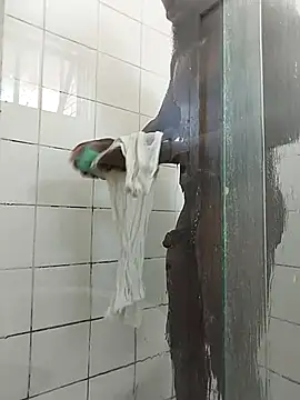 Chocolate factory man online show from 11-19-25, 04:56