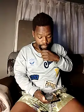 Snapshot of Chocolate_factory_man chatting on 09-25-25, 03:34 Chocolate factory man online show from 09-25-25, 03:34