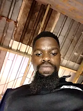 Snapshot of Chocolate_factory_man chatting on 10-17-25, 07:04 Chocolate factory man online show from 10-17-25, 07:04