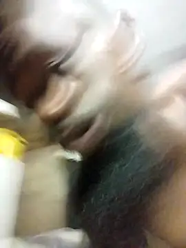 Snapshot of Chocolate_factory_man chatting on 01-29-25, 12:43 Chocolate factory man online show from 01-29-25, 12:43