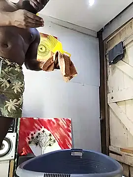 Snapshot of Chocolate_factory_man chatting on 02-21-25, 07:23 Chocolate factory man online show from 02-21-25, 07:23