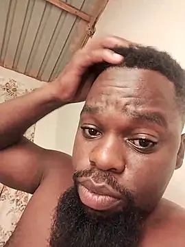 Snapshot of Chocolate_factory_man chatting on 02-15-26, 02:45 Chocolate factory man online show from 02-15-26, 02:45