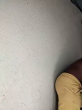 Snapshot of Chocolate_factory_man chatting on 02-16-26, 02:54 Chocolate factory man online show from 02-16-26, 02:54