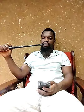 Snapshot of Chocolate_factory_man chatting on 10-29-25, 10:42 Chocolate factory man online show from 10-29-25, 10:42