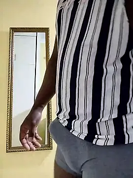 Snapshot of Chocolate_factory_man chatting on 01-31-26, 11:58 Chocolate factory man online show from 01-31-26, 11:58