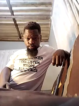 Snapshot of Chocolate_factory_man chatting on 09-15-25, 03:40 Chocolate factory man online show from 09-15-25, 03:40