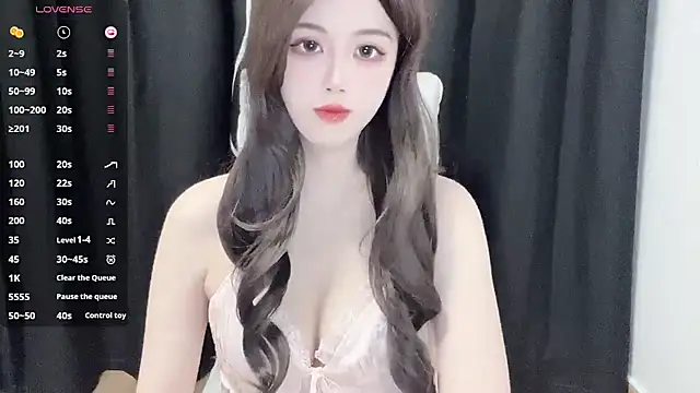 Snapshot of HOHO111111 chatting on 02-17-25, 04:17 HOHO111111 online show from 02-17-25, 04:17