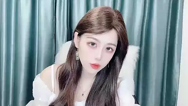 Snapshot of HOHO111111 chatting on 12-03-24, 02:11 HOHO111111 online show from 12-03-24, 02:11