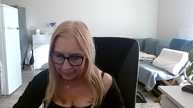 Snapshot of sofia_xkiss chatting on 03-16-25, 02:55 sofia xkiss online show from 03-16-25, 02:55