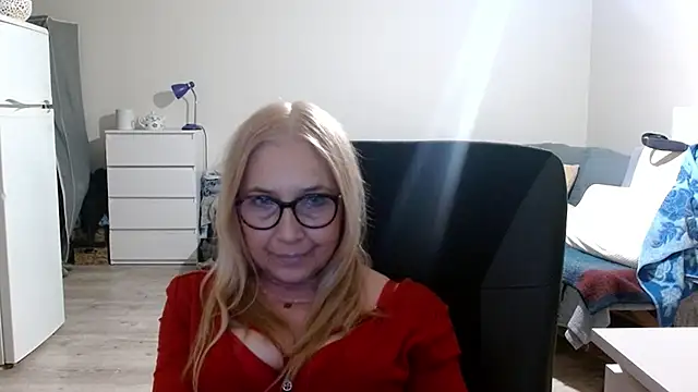 Snapshot of sofia_xkiss chatting on 03-18-25, 05:55 sofia xkiss online show from 03-18-25, 05:55