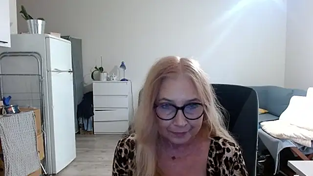 Snapshot of sofia_xkiss chatting on 02-24-25, 07:44 sofia xkiss online show from 02-24-25, 07:44