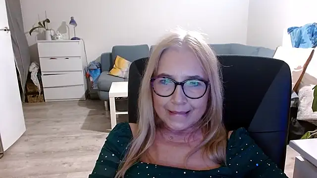 Snapshot of sofia_xkiss chatting on 02-14-25, 05:36 sofia xkiss online show from 02-14-25, 05:36