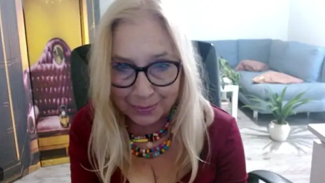 Snapshot of sofia_xkiss chatting on 09-30-25, 02:01 sofia xkiss online show from 09-30-25, 02:01
