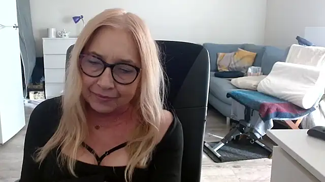 Snapshot of sofia_xkiss chatting on 03-19-25, 02:35 sofia xkiss online show from 03-19-25, 02:35