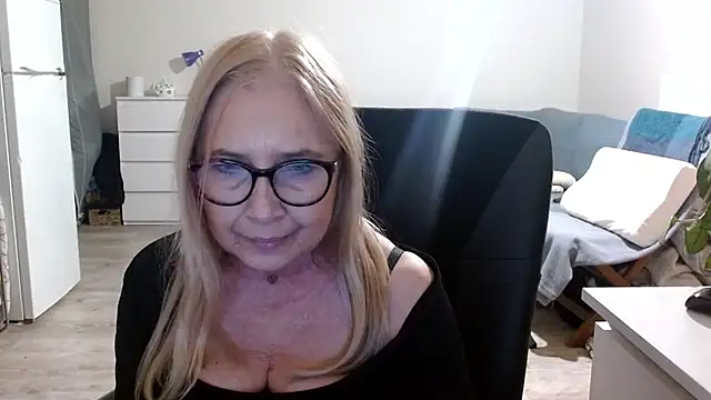 Snapshot of sofia_xkiss chatting on 03-16-25, 06:01 sofia xkiss online show from 03-16-25, 06:01