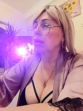 SusieNoreen online show from 03-22-25, 04:24