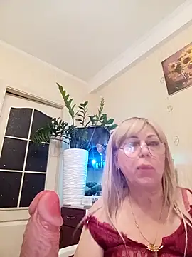 SusieNoreen online show from 09-14-25, 02:23