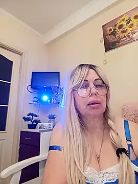 SusieNoreen online show from 10-09-25, 01:06