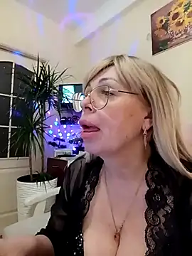 SusieNoreen online show from 03-18-25, 10:39