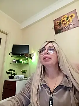 SusieNoreen online show from 10-05-25, 01:40