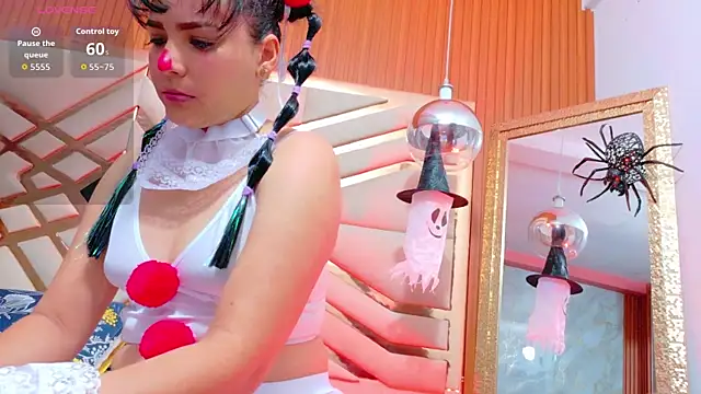 Sluttyandmature online show from 10-23-25, 01:21