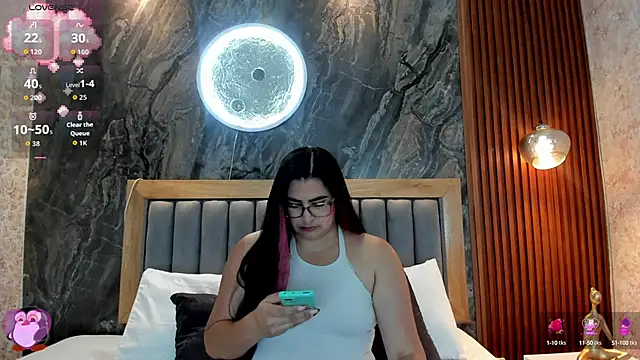 Snapshot of BellaPeers_ chatting on 09-10-25, 12:04 BellaPeers online show from 09-10-25, 12:04